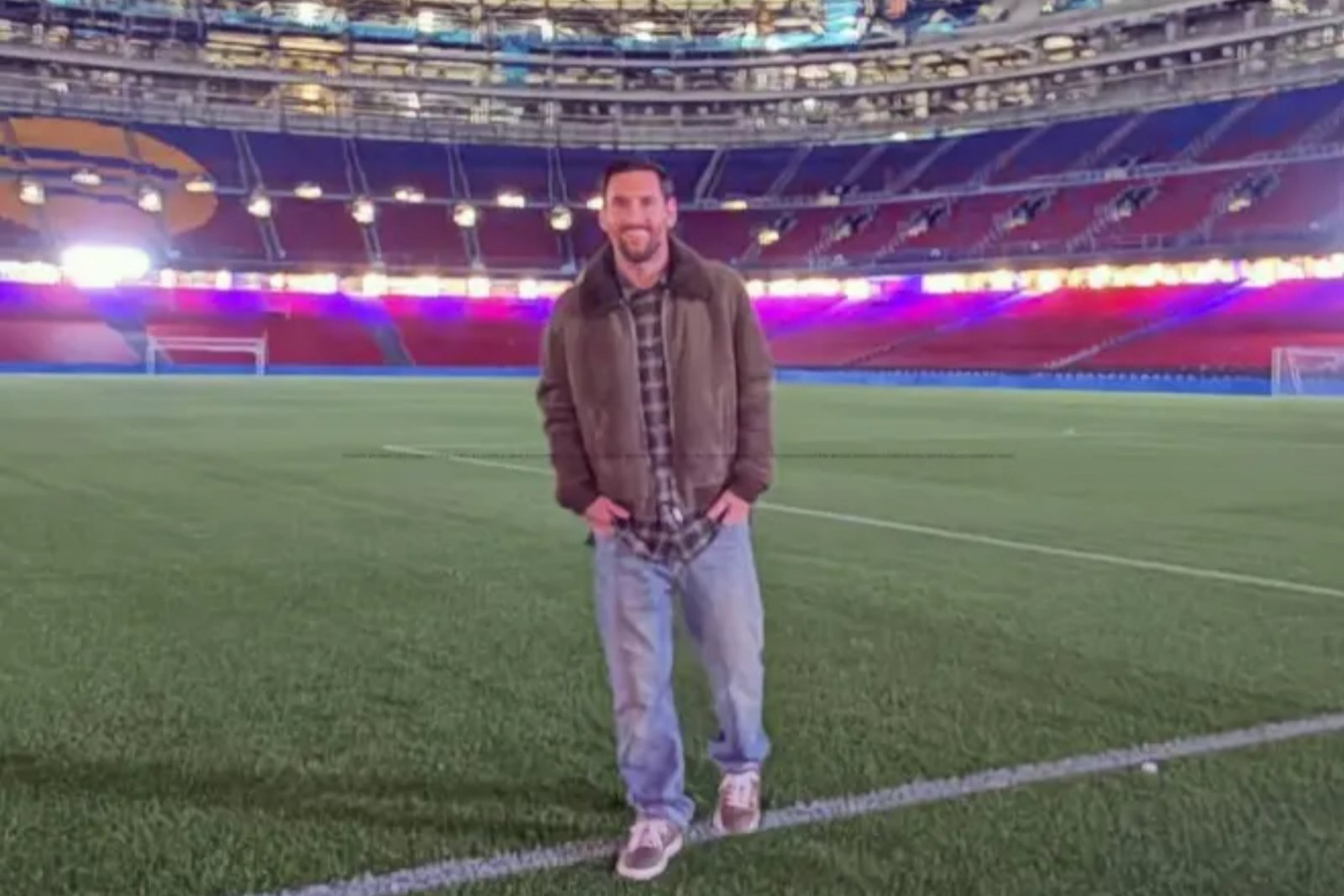 Messi visits spotify camp nou
